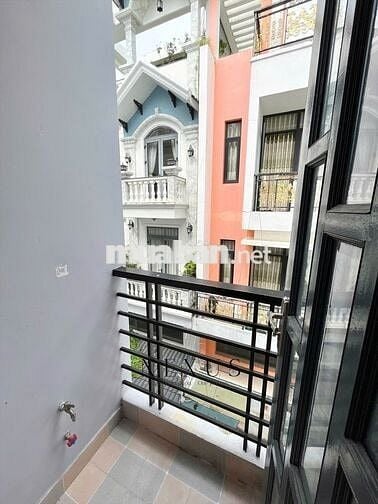 DUPLEX BAN CÔNG, FULL NỘI THẤT - NGAY HẺM 496 DƯƠNG QUẢNG HÀM