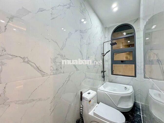 - BÁN NHÀ ĐẸP SỔ HỒNG RIÊNG HẺM 1834 LÔ NHÌ CÁCH HUỲNH TẤN PHÁT - 10M