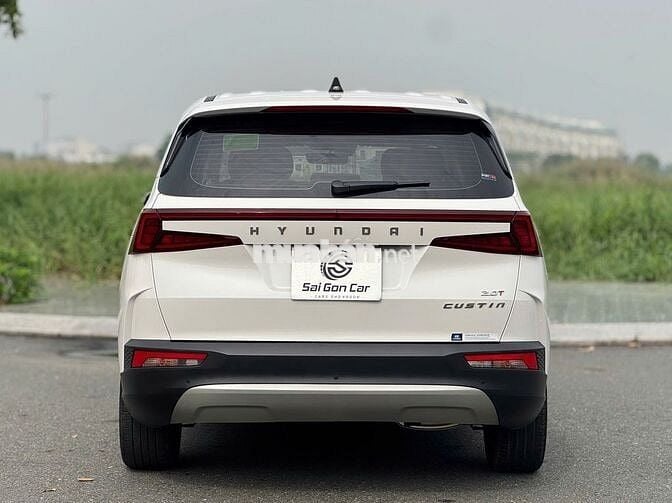Hyundai Custin 2023 Cao Cấp 2.0T - 20000 km