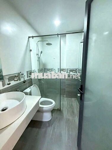 Cho thuê nhà nguyên căn đường Phạm Hữu Lầu