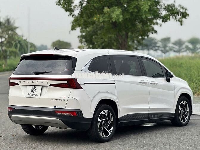 Hyundai Custin 2023 Cao Cấp 2.0T - 20000 km