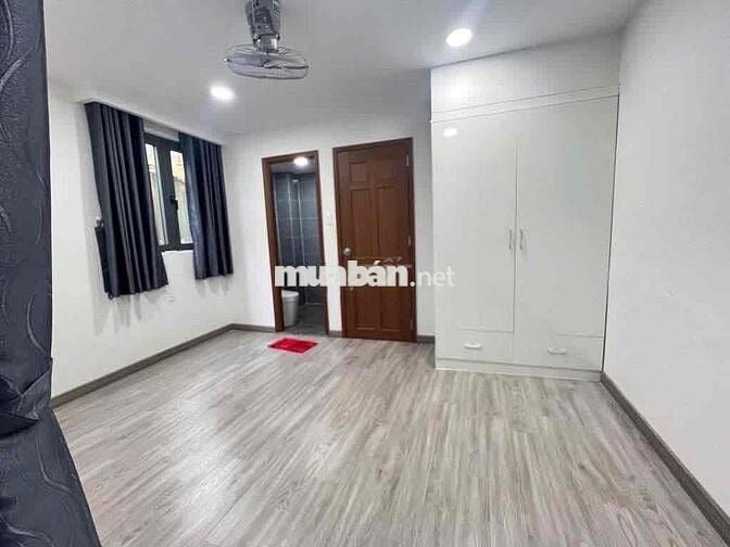 Cho thuê nhà NC mới đẹp 2Pn 3wc ngay Trần Quang Khải Q1