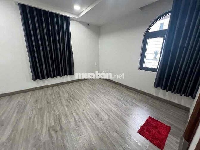 Cho thuê nhà NC mới đẹp 2Pn 3wc ngay Trần Quang Khải Q1