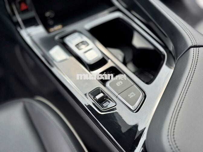 Hyundai Custin 2023 Cao Cấp 2.0T - 20000 km