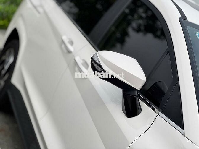 Hyundai Custin 2023 Cao Cấp 2.0T - 20000 km