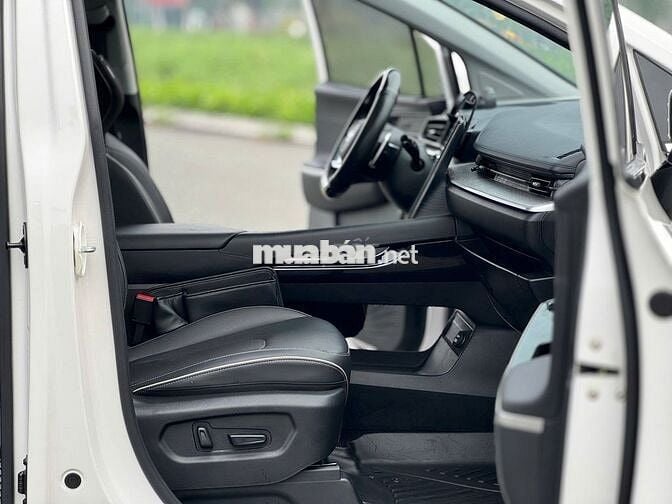 Hyundai Custin 2023 Cao Cấp 2.0T - 20000 km