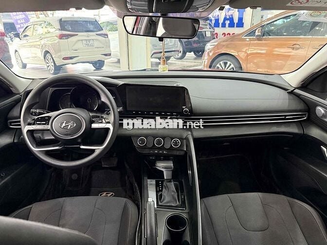 Hyundai Elantra 1.6AT 2022 màu đỏ
