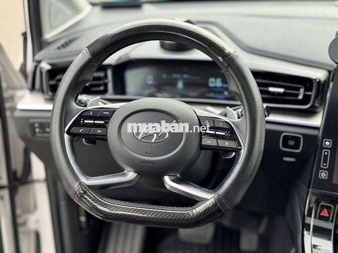 Hyundai Custin 2023 Cao Cấp 2.0T - 20000 km