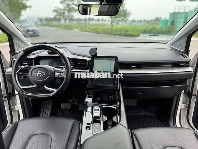 Hyundai Custin 2023 Cao Cấp 2.0T - 20000 km