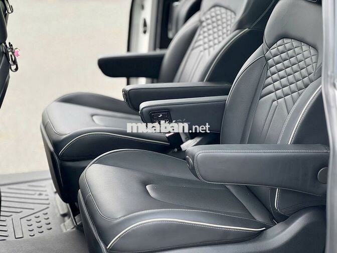 Hyundai Custin 2023 Cao Cấp 2.0T - 20000 km