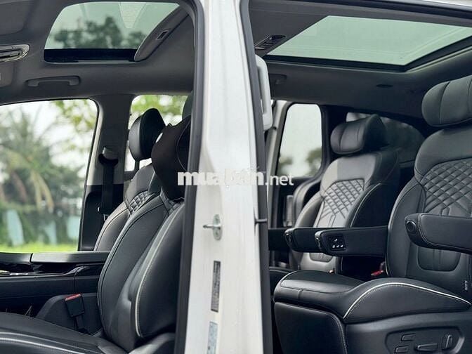 Hyundai Custin 2023 Cao Cấp 2.0T - 20000 km