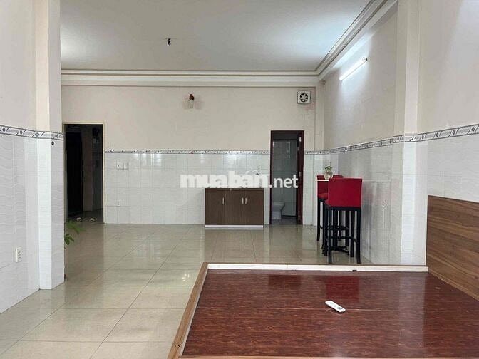 Căn hộ mini Ban công lớn Pham Thế Hiển Q8 rộng 38m2 Full nội thất