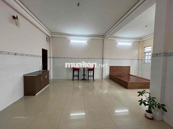 Căn hộ mini Ban công lớn Pham Thế Hiển Q8 rộng 38m2 Full nội thất