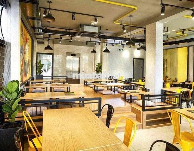 Mặt tiền trước sau Trần Hưng Đạo, Quận 1(Ngang trên 8m)