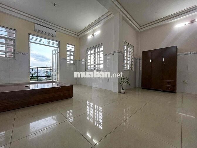 Căn hộ mini Ban công lớn Pham Thế Hiển Q8 rộng 38m2 Full nội thất