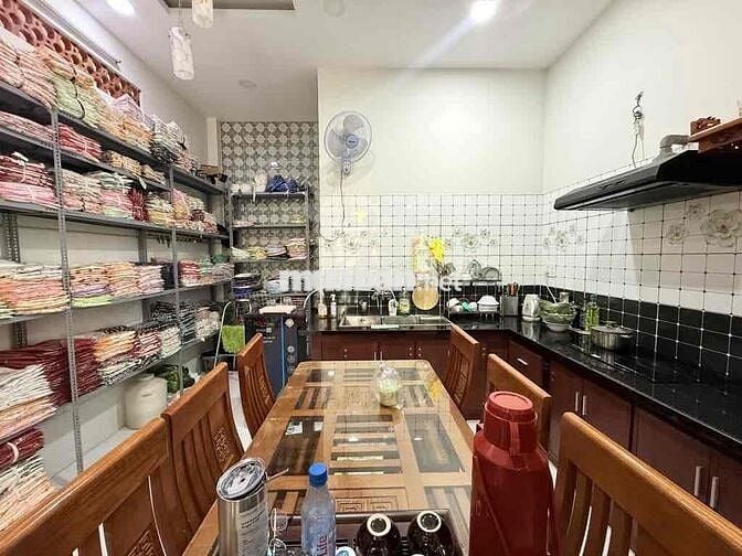 Bán nhà hẻm xe hơi,ngang 5 xây 4 tầng,hơn 10 tỷ,Lê Văn Thọ,Gò Vấp