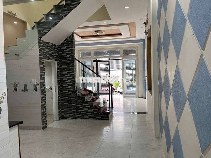 NHÀ 3 TẦNG GẦN GẦN CHỢ LINH XUÂN DT 60M2 GIÁ 4 TỶ xx