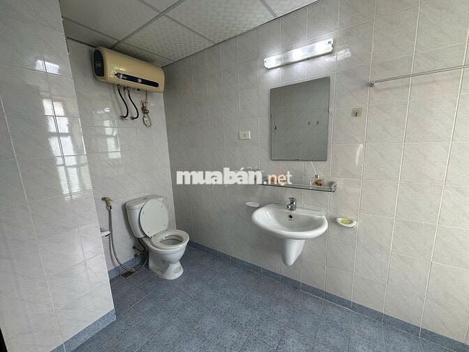 Cho thuê CT4 Sudico Mỹ Đình Sông Đà 110m2 3PN đồ cơ bản chỉ 13,5tr/th