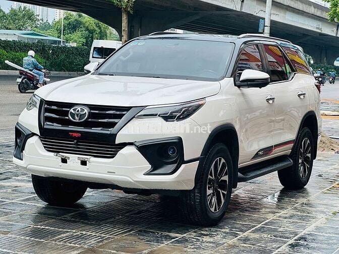 Toyota Fortuner TRD 2019 màu trắng, 86000 km