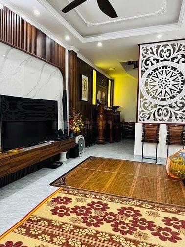 NHÀ ĐẸP LONG LANH – Ở NGAY – THẠCH BÀN LONG BIÊN 💥 37m² – NHỈNH 8 TỶ 