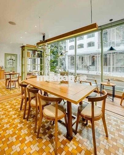 Cho thuê nhà 2 mặt tiền căn góc Sư Vạn Hạnh - Quận 10. Giá Mềm