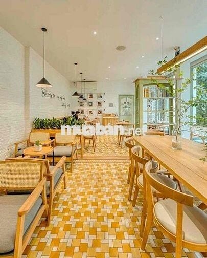 Cho thuê nhà 2 mặt tiền căn góc Sư Vạn Hạnh - Quận 10. Giá Mềm