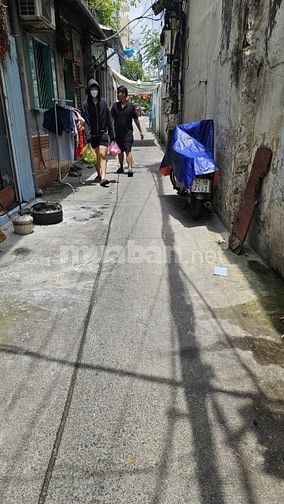 Chỉ 6,2đ Quận 5, 68m2 đủ trên sổ, hẻm 3 gác cách MT 30m, tiện xây mới.