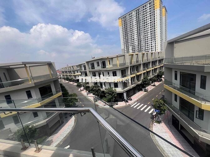 Nhà liền kề sổ sẵn hoàn thiện 100%