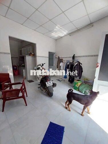 Nhà nguyên căn điện nước chính 1pn