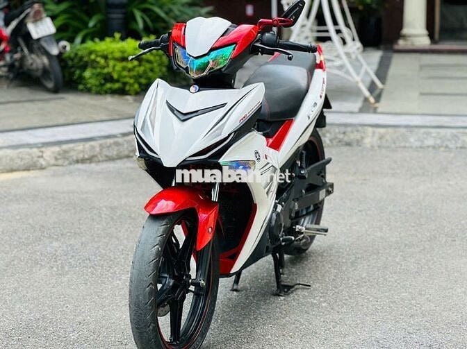 Xe máy Yamaha Exciter 150 Trắng Đỏ