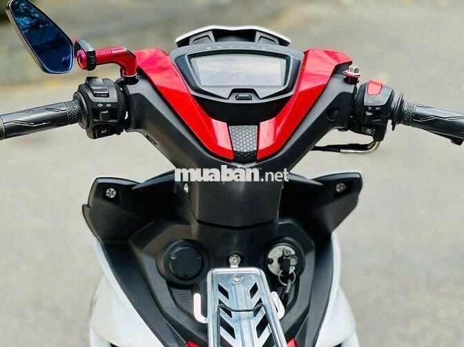Xe máy Yamaha Exciter 150 Trắng Đỏ