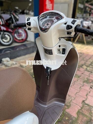 Xe máy Honda SH Mode 2016 màu Trắng Nâu