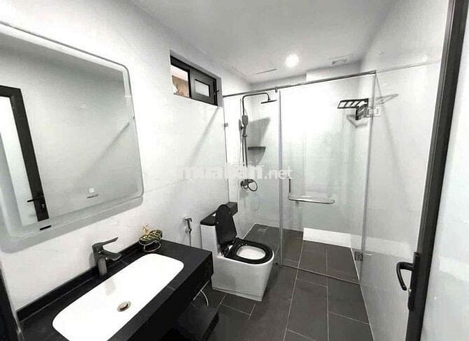 Bán nhà mặt ngõ thông, ô tô vào  Nhà ở cạnh chợ Kẻ Vẽ Đông Ngạc  Diện