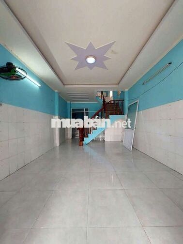 Cho thuê nhà sân xe hơi gần trường cấp 1 2 Đông Hoà