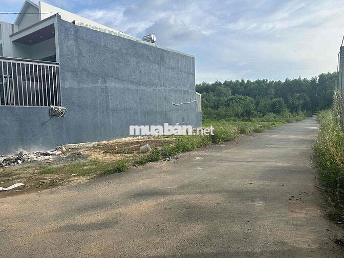 cần bán gấp lô đất sổ riêng thổ cư 2 mặt đường, hỗ trợ vay vốn