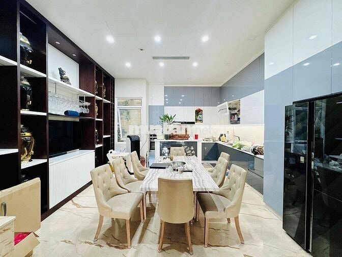 BÁN NHÀ HẺM 120 THÍCH QUẢNG ĐỨC, P4, PHÚ NHUẬN – 6 TẦNG GARA ÔTÔ