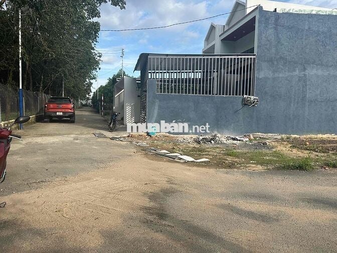 cần bán gấp lô đất sổ riêng thổ cư 2 mặt đường, hỗ trợ vay vốn