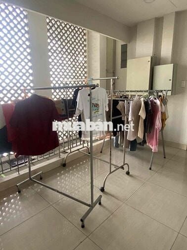 - phòng trọ đường Trung Mỹ Tây 1. gần chợ BHX nhìu trường đại học khác