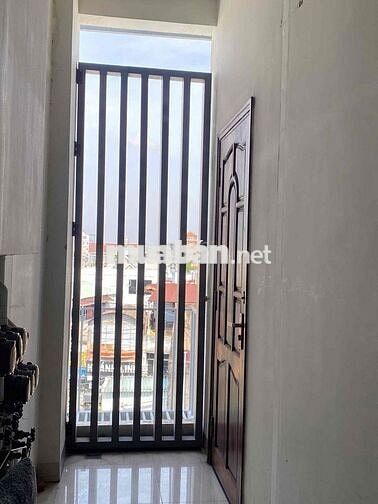 - phòng trọ đường Trung Mỹ Tây 1. gần chợ BHX nhìu trường đại học khác