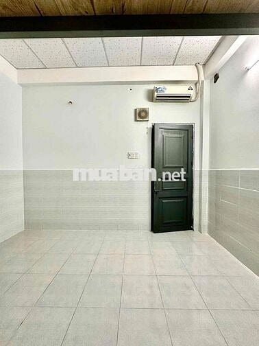 Phòng trọ giá rẻ ngay ngã tư bốn xã _ sẵn máy lạnh_ Free xe