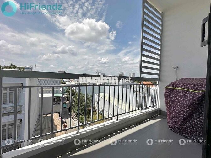 Cho thuê phòng ban công tách bếp rộng hơn 30m2 có máy giặt riêng