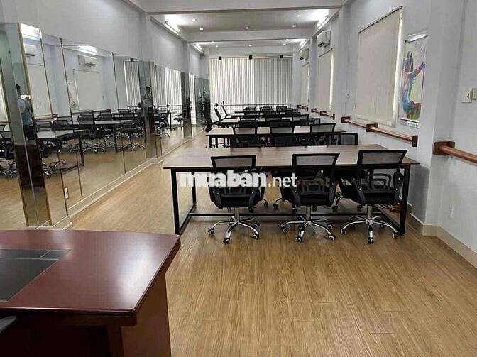 Cho thuê toà nhà 4 lầu MT kinh Doanh vp đường Phạm Văn Đồng P13,B T