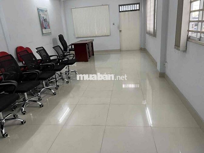 Cho thuê toà nhà 4 lầu MT kinh Doanh vp đường Phạm Văn Đồng P13,B T