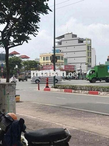 Cho thuê toà nhà 4 lầu MT kinh Doanh vp đường Phạm Văn Đồng P13,B T