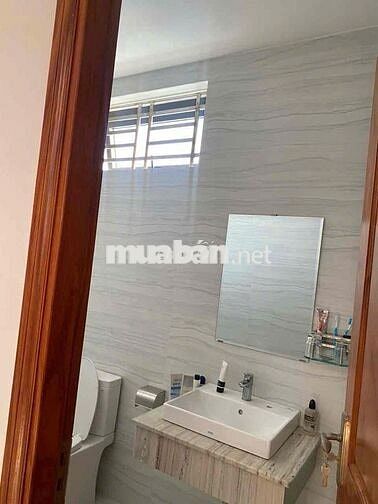 🏡 Cho Thuê Nhà MT Hoàng Hoa Thám_Ngay Ga T3_7x20m,Trệt 4 Lầu,Thang Máy