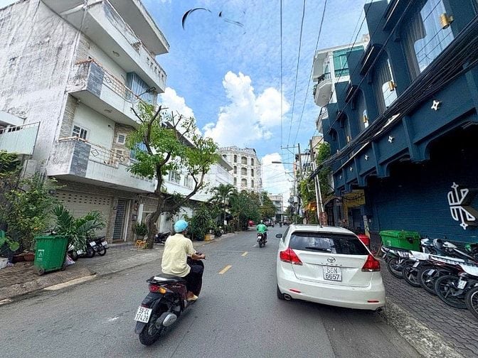 BÁN NHÀ GÓC 2 MẶT TIỀN : 6 ĐƯỜNG SỐ 42 + NGUYỄN THỊ THẬP - P. TÂN QUY 