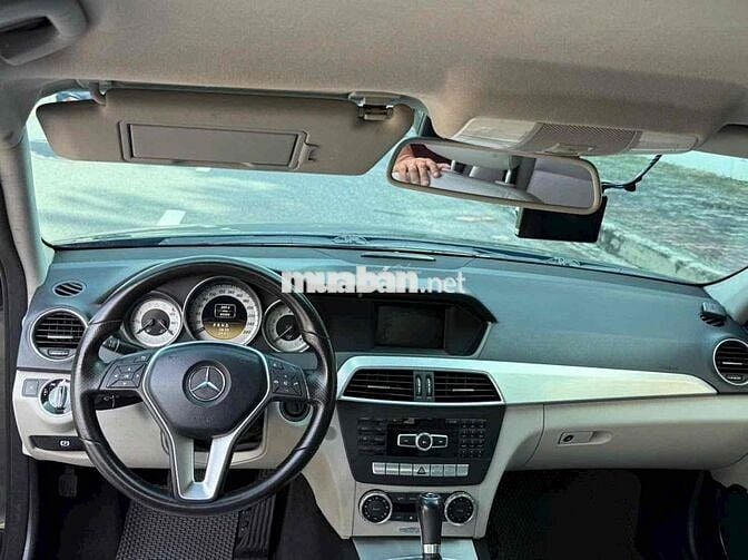 Mercedes Benz C200 - sản xuất 2012