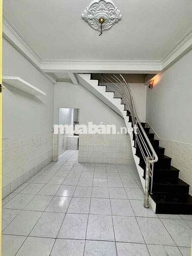 nhà còn mới đẹp 1 lầu 2pn 1wc đs2 gần cầu ông dầu