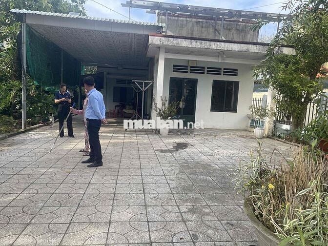 Bán đất mặt tiền 750 - konh doanh