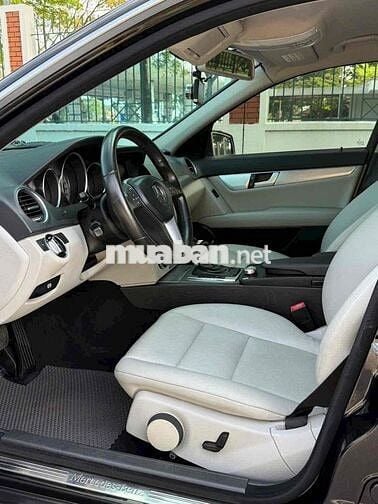 Mercedes Benz C200 - sản xuất 2012